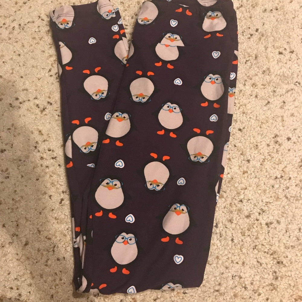 Lularoe OS hipster penguin leggings